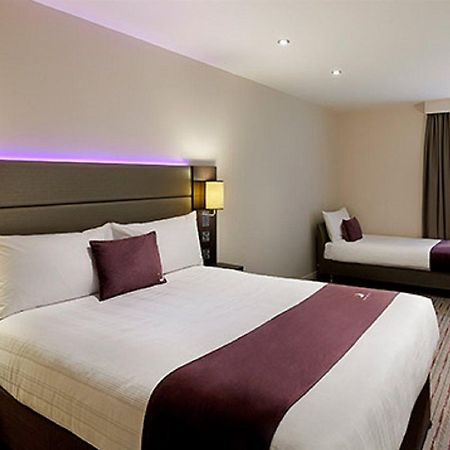 Premier Inn Gatwick Crawley Town West Екстериор снимка